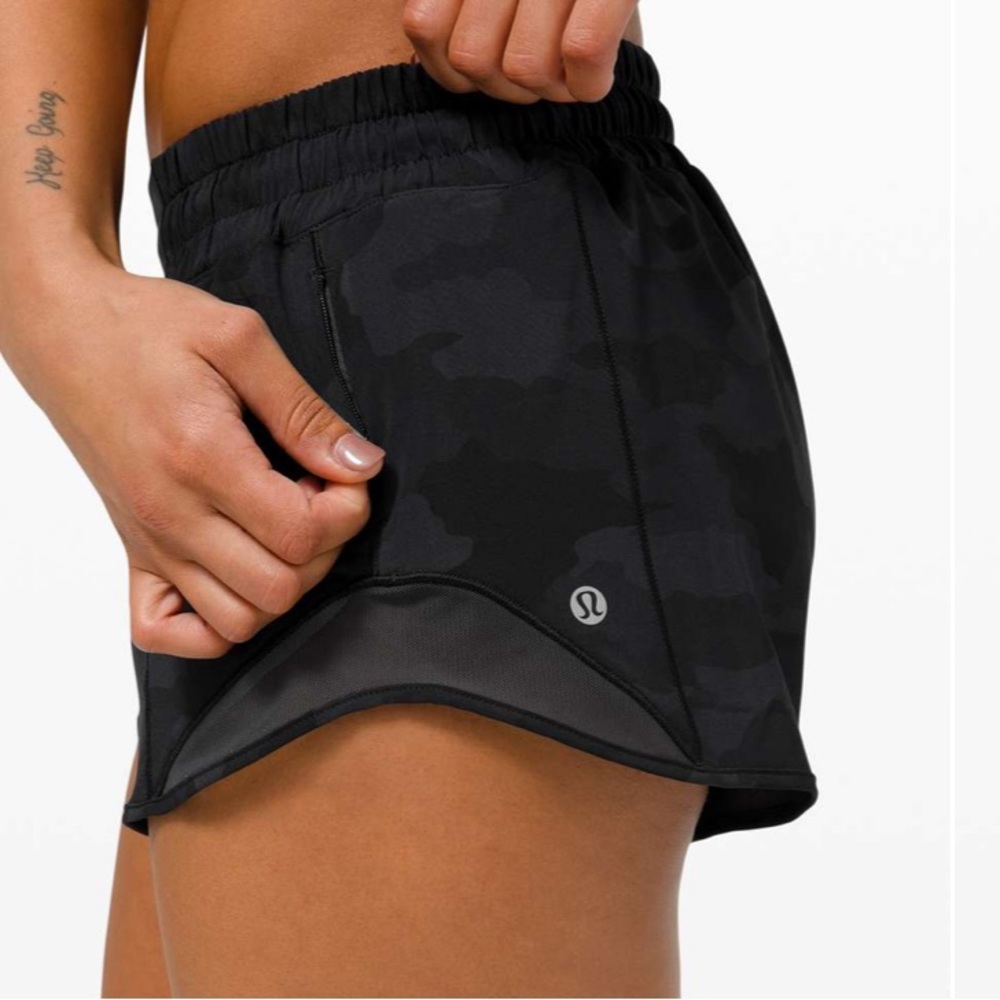 Lululemon Hotty Hot High-Rise Short 2.5"
